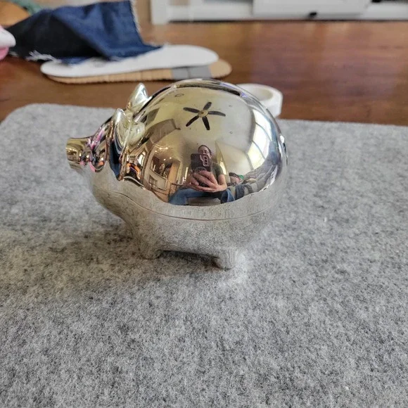 pre-loved small metal piggy bank with stopper excellent condition - Picture 4 of 16